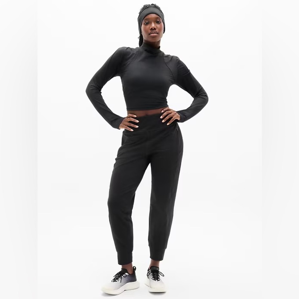 Women’s Athleta Rainier joggers ST